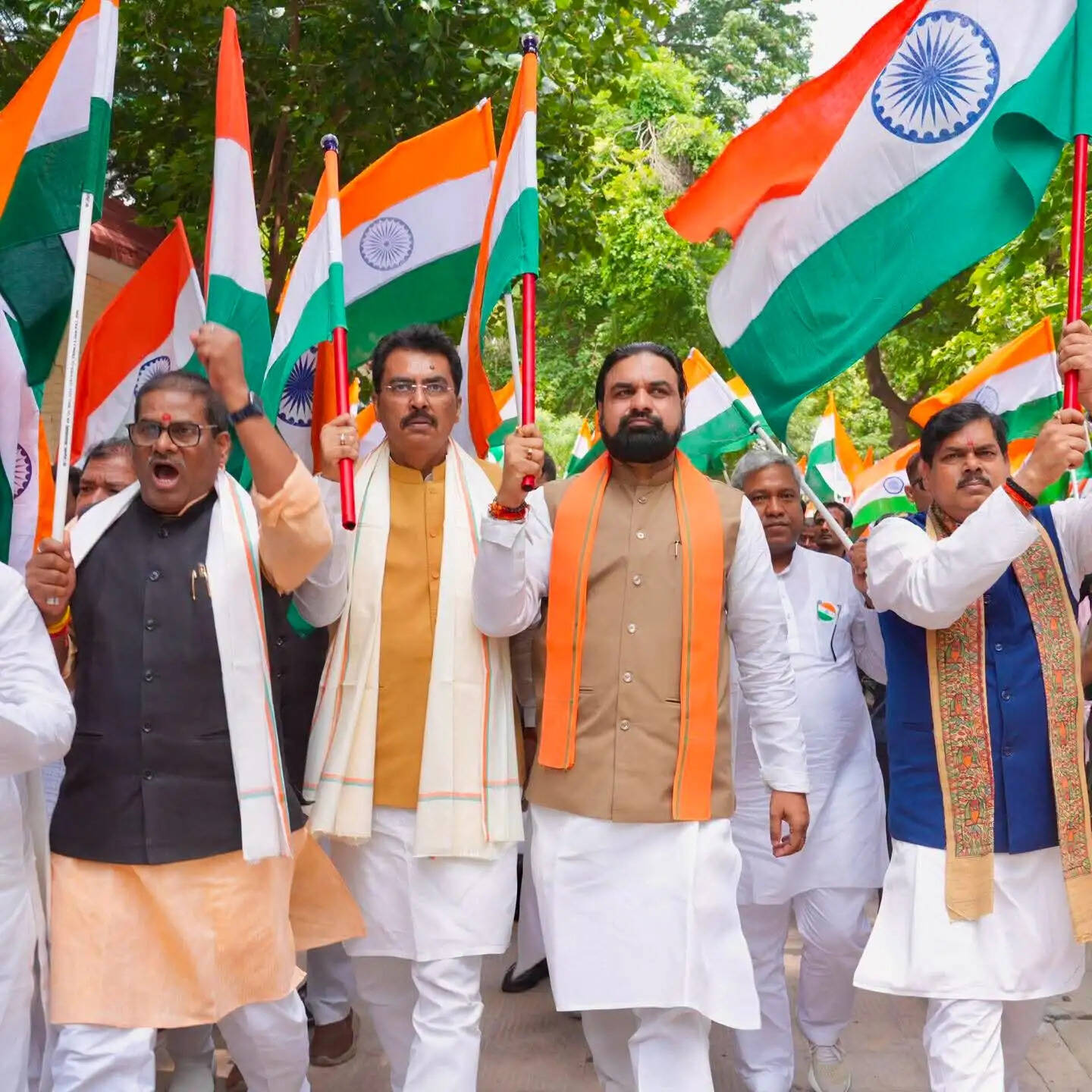 तिरंगा हमारी आन, बान और शान, हर घर-प्रतिष्ठान पर तिरंगा फहराना राष्ट्र के प्रति हमारा कर्तव्य : संजय सरावगी