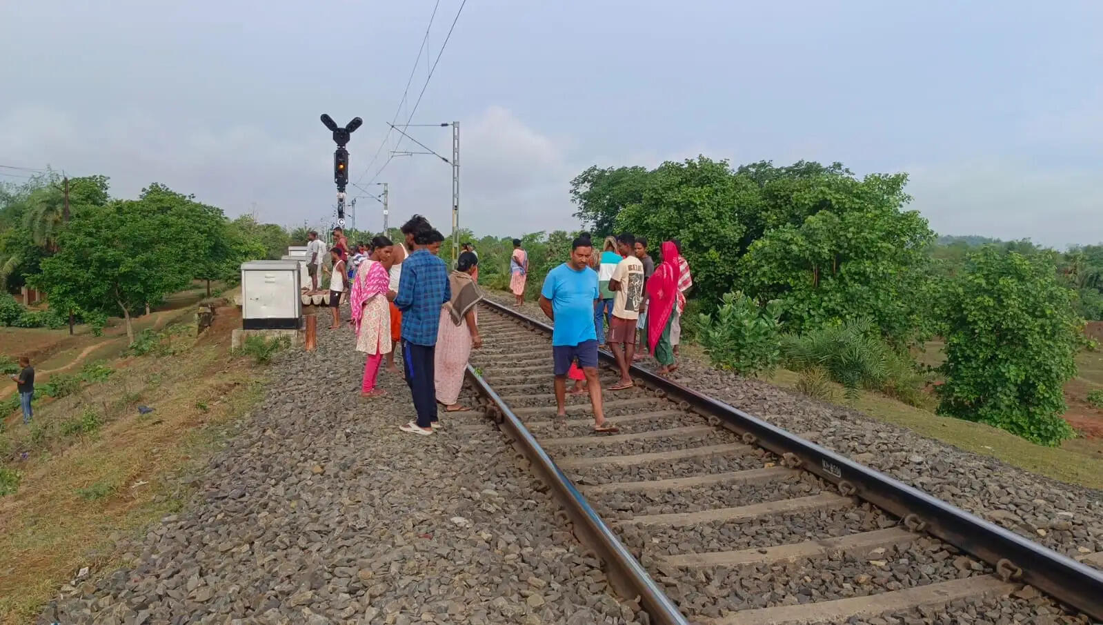 सुबह दौड़ने निकले युवक की ट्रेन से कटकर मौत