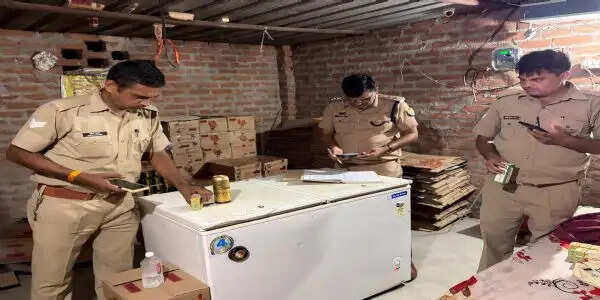 देशी मदिरा व कम्पोजिट दुकानों का आबकारी विभाग ने किया सघन निरीक्षण