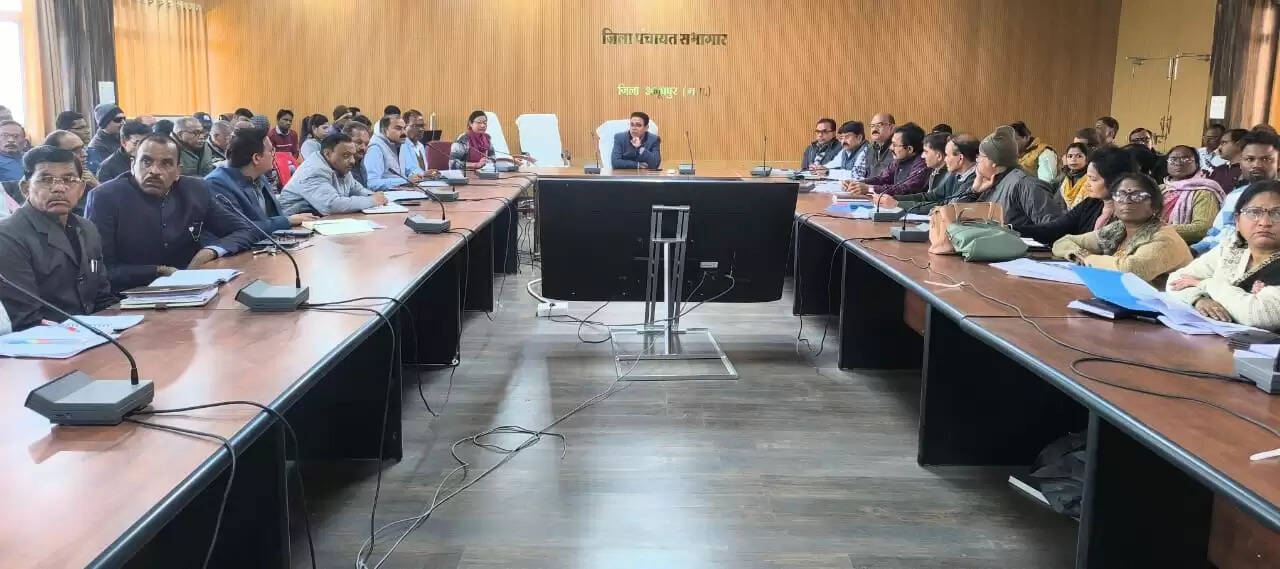 अनूपपुर: विद्यार्थियों को गणित एवं विज्ञान विषय चयनित करने हेतु किया जाए प्रेरित- कलेक्टर
