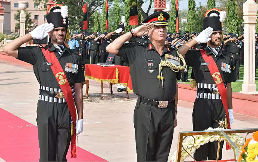 लेफ्टिनेंट जनरल धीरज सेठ अब पुणे स्थित दक्षिणी कमान का कार्यभार संभालेंगे