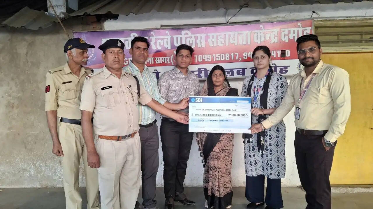 दमोह: जीआरपी के दिवंगत एएसआई के परिवार को मिली एक करोड़ रुपये की सहायता राशि