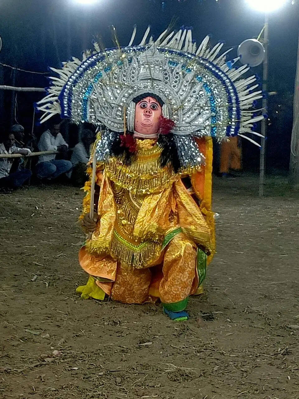 दहकते अंगारों पर आस्था की अग्निपरीक्षा, शिवभक्ति में डूबे श्रद्धालु