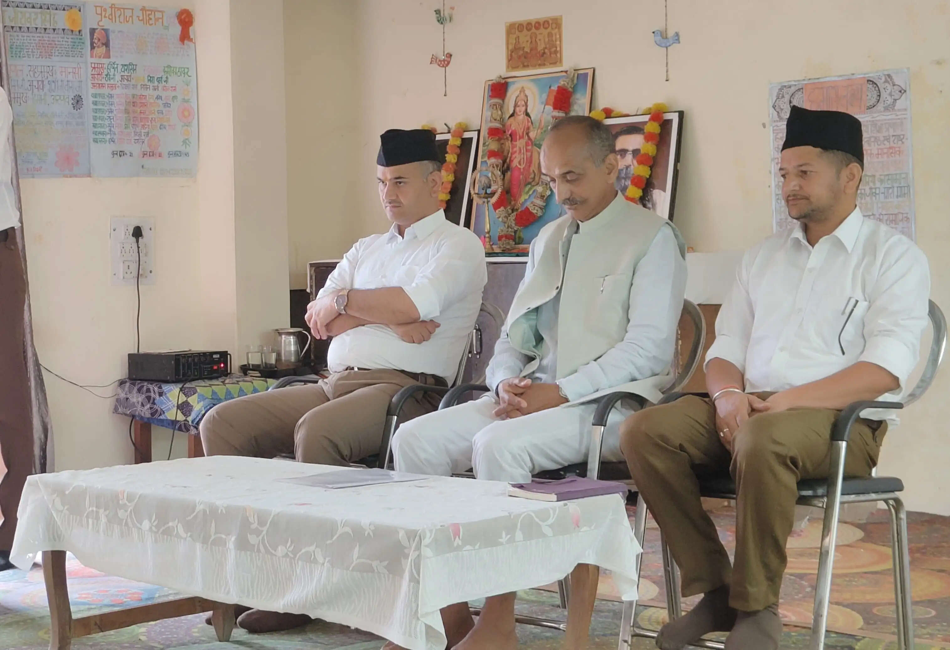 विजयादशमी पर सुन्नी में हुआ शस्त्र पूजन, आरएसएस स्वयंसेवकों ने निकाला पथ संचलन