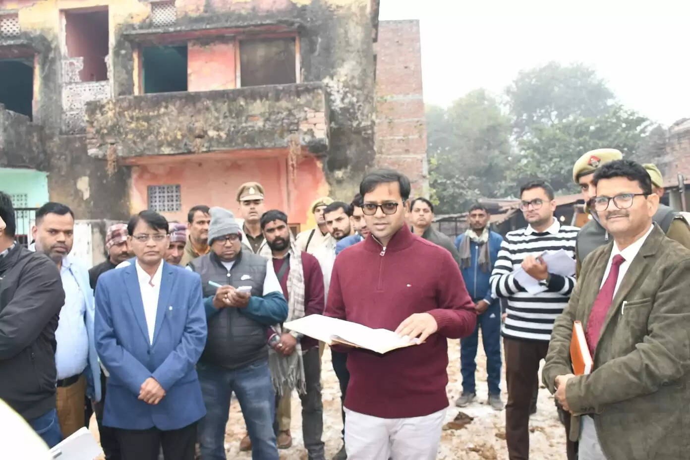 गौशाला निरीक्षण में पशुओं की टैगिंग प्रक्रिया पोर्टल पर अपलोड न होने पर डीएम नाराज़