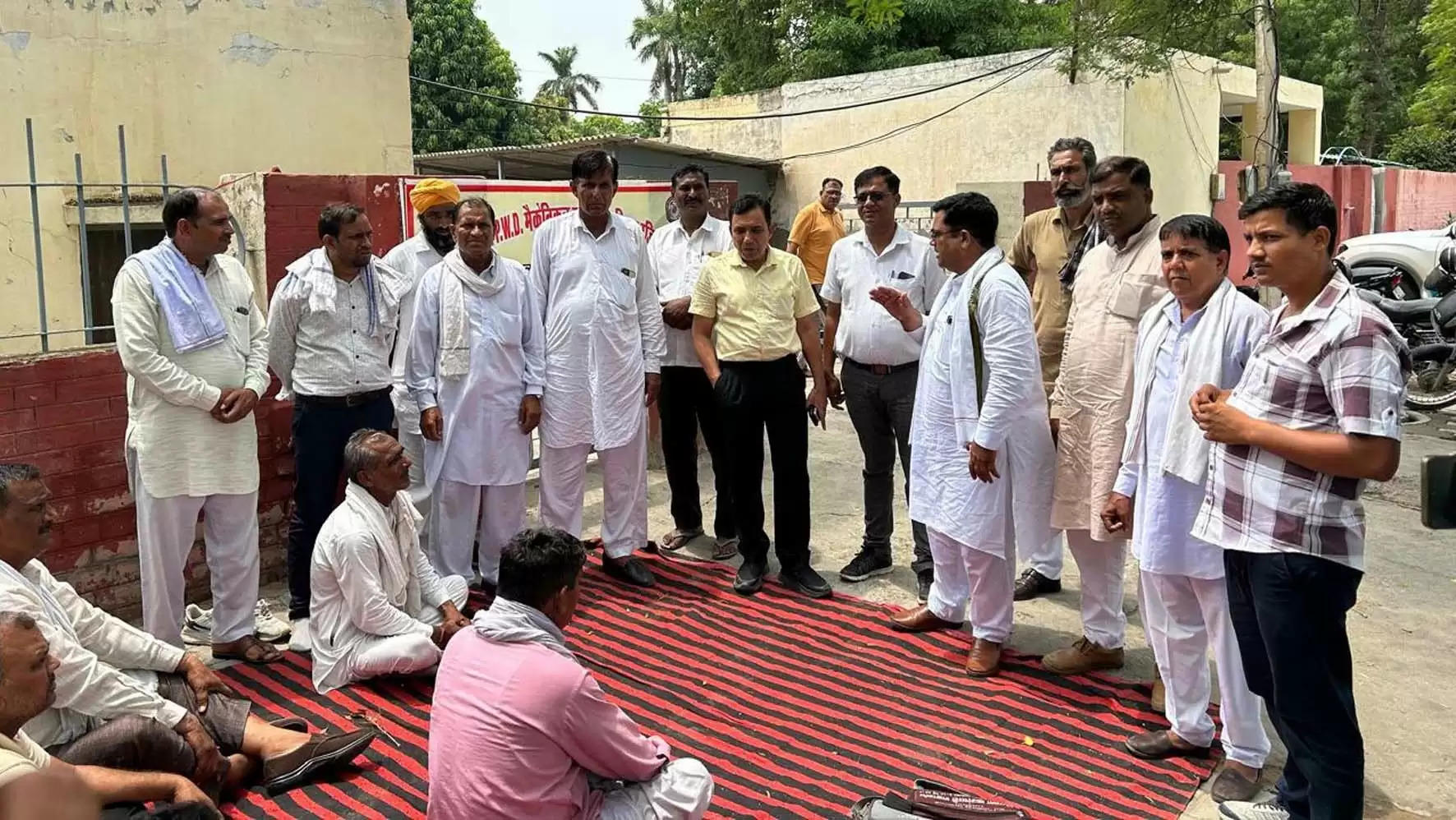 हिसार : उपमंडल अभियंता के आश्वासन पर यूनियन ने धरना किया स्थगित