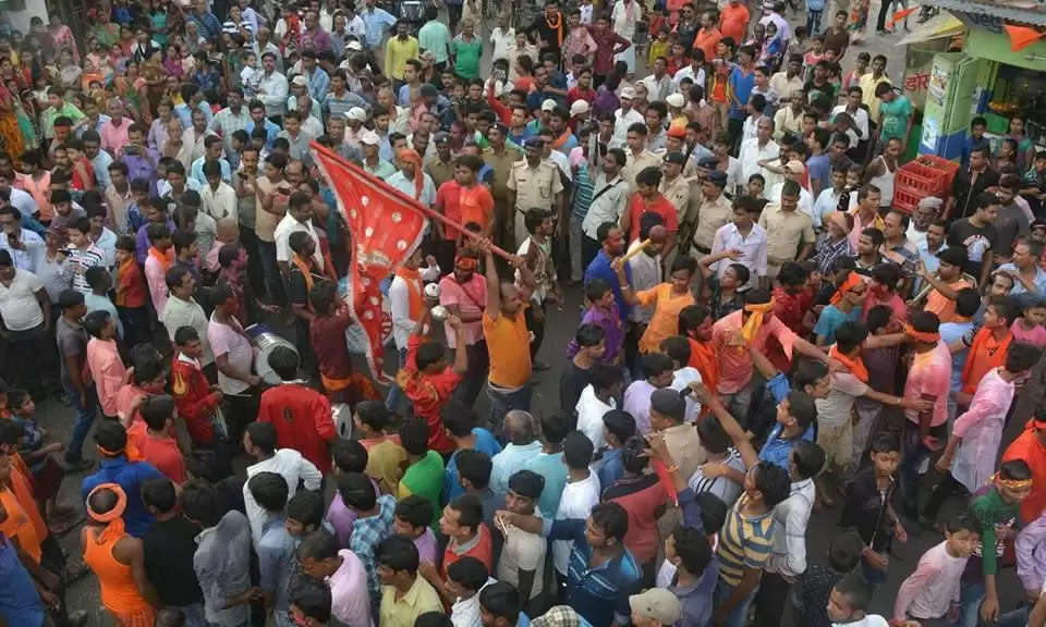 फारबिसगंज में जय श्रीराम के उद्घोष के साथ निकाला गया महावीरी झंडा जुलूस