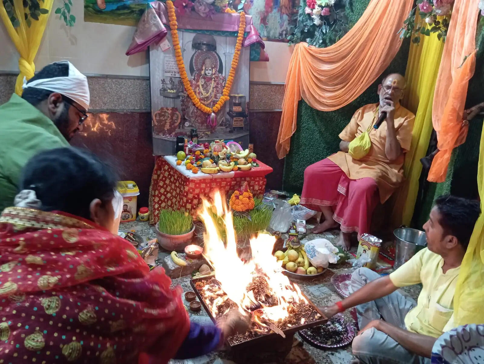 माता वैष्णो देवी मंदिर में हुआ हवन और कंजक पूजन