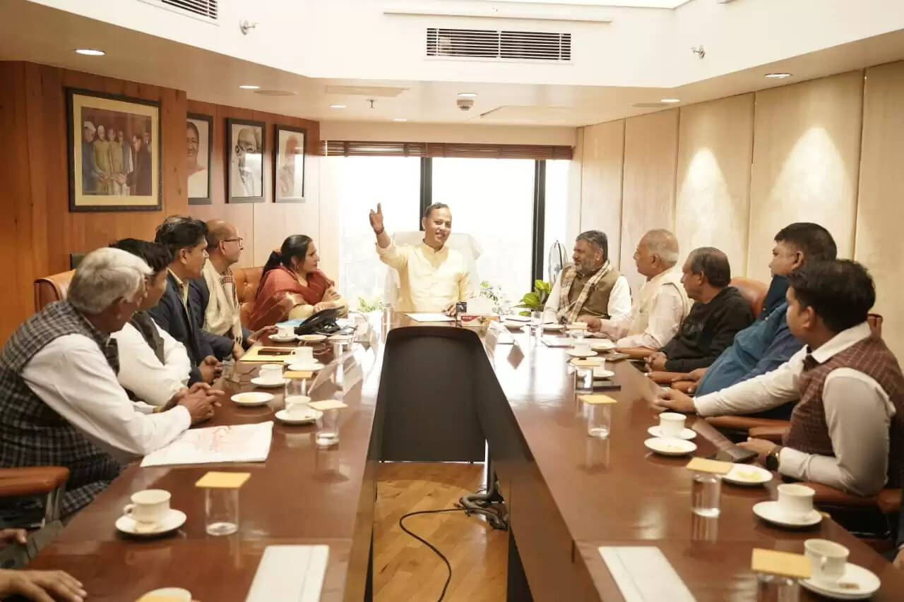 समाज कल्याण मंत्री ने विमुक्त, घुमंतू और अर्ध-घुमंतू समुदायों के प्रतिनिधियों से की मुलाकात