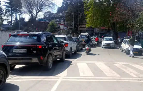 नैनीताल में ईद के बाद बढ़ा यातायात दबाव, दोपहिया वाहनों का प्रवेश प्रतिबंधित