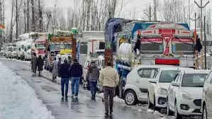 जम्मू-श्रीनगर राष्ट्रीय राजमार्ग, मुगल रोड और सिंथन रोड अभी भी बंद