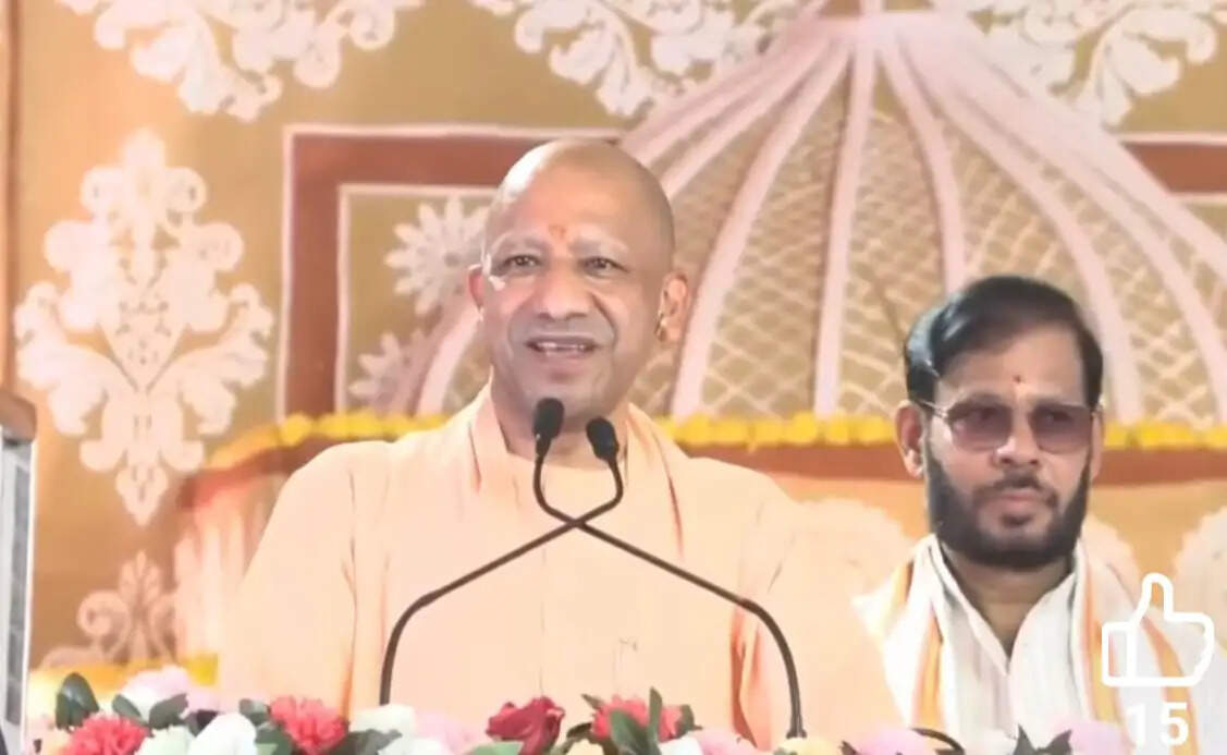 महाशिवपुराण कथा में पहुंचे मुख्यमंत्री योगी, कहा— जिसे ईश्वर की भक्ति मिली, उसे मुंह मांगी मुराद मिल गई
