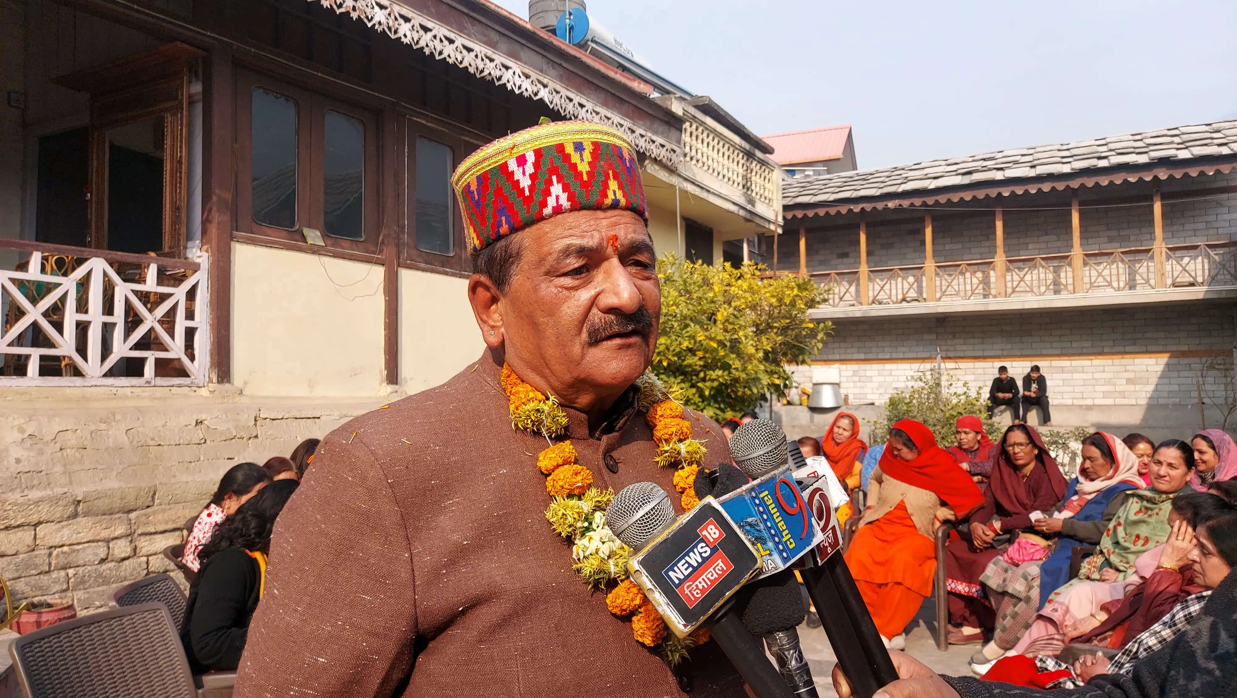 अयोध्या में श्रीराम मंदिर की प्राण प्रतिष्ठा में शामिल होने के बाद कुल्लू पहुंचे पूर्व सांसद महेश्वर सिंह