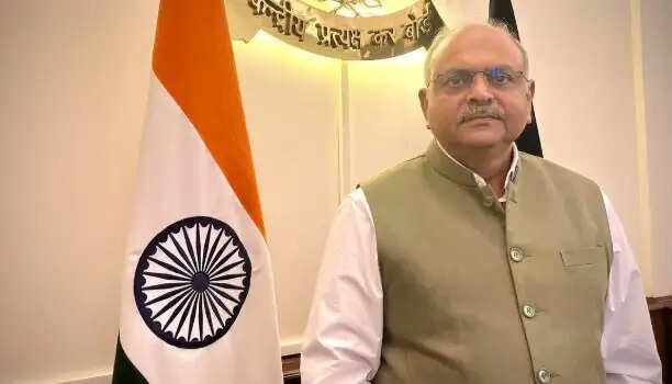 सरकार ने सीबीडीटी चेयरमैन रवि अग्रवाल का कार्यकाल छह महीने के लिए बढ़ाया