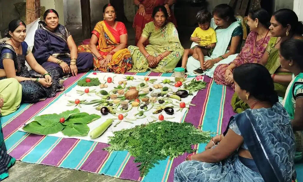 आंगनबाड़ी केंद्रों में पोषण जागरूकता अभियान, स्थानीय पौष्टिक खाद्य पदार्थों की दी जानकारी