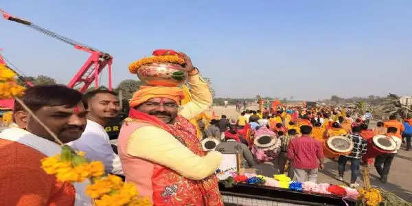 जोकीहाट में निकला अक्षत पूजित कलश शोभायात्रा,हजारों भक्तों के जय श्री राम के नारों से हुआ गुंजायमान