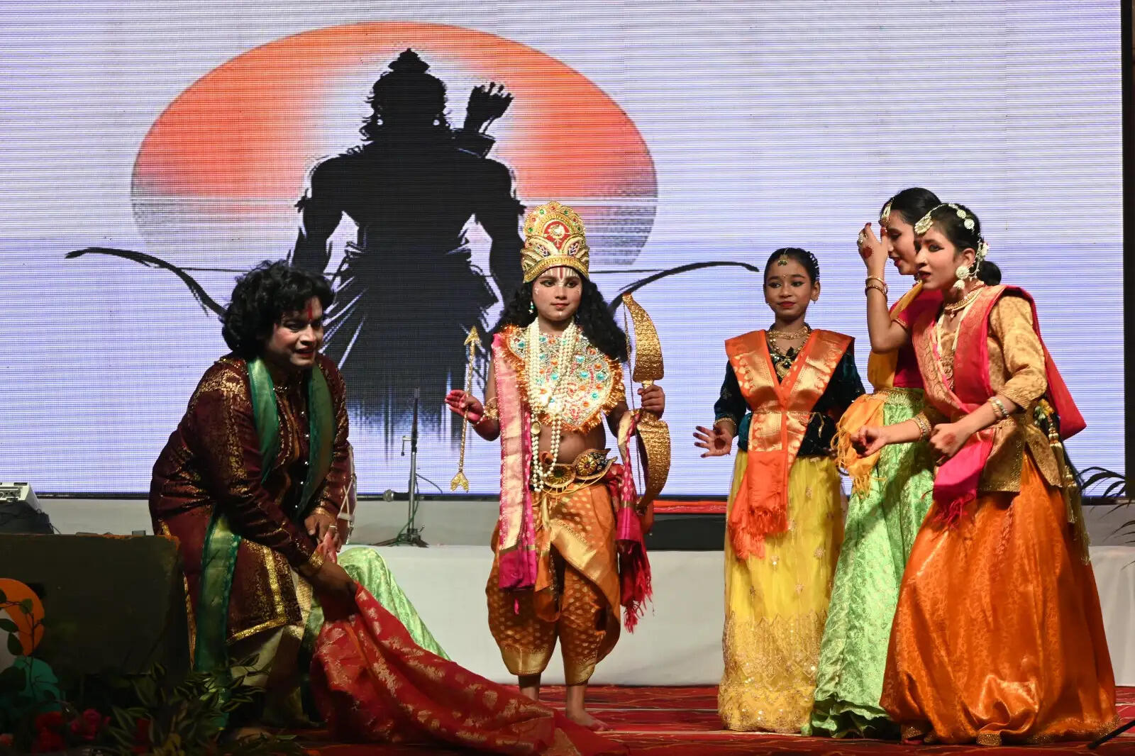 विंध्य महोत्सव में सांस्कृतिक कार्यक्रमों की धूम, कलाकारों ने बांधा समां