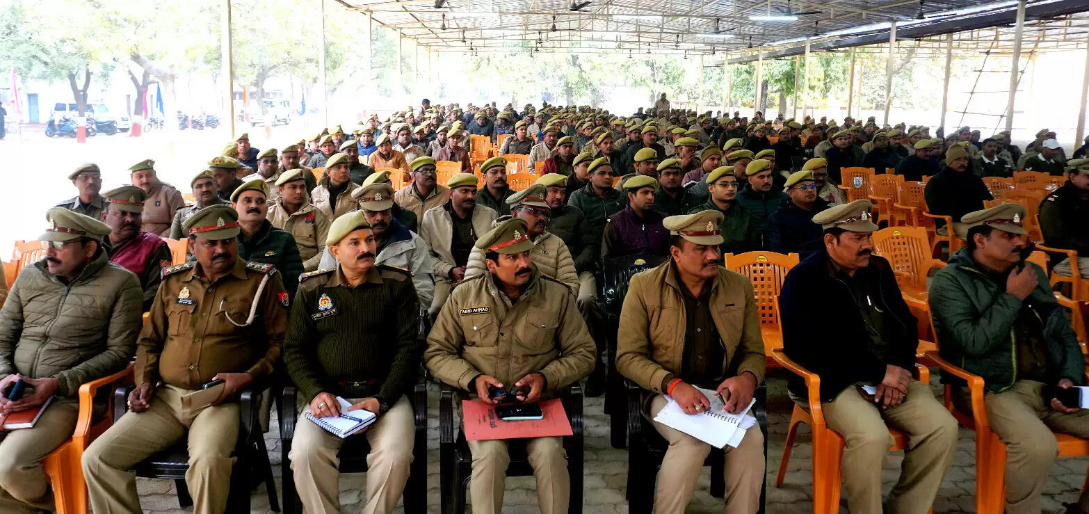 लखनऊ में प्रधानमंत्री के कार्यक्रम को लेकर प्रशासन अलर्ट चार सौ तीस बसों से जाएंगे इक्कीस हजार लाभार्थी