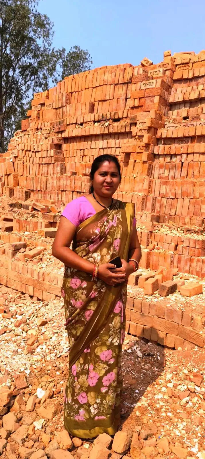 बिहान योजना ने बदली उर्वशी बंजारे की जिंदगी, गृहणी से बनीं लखपति दीदी