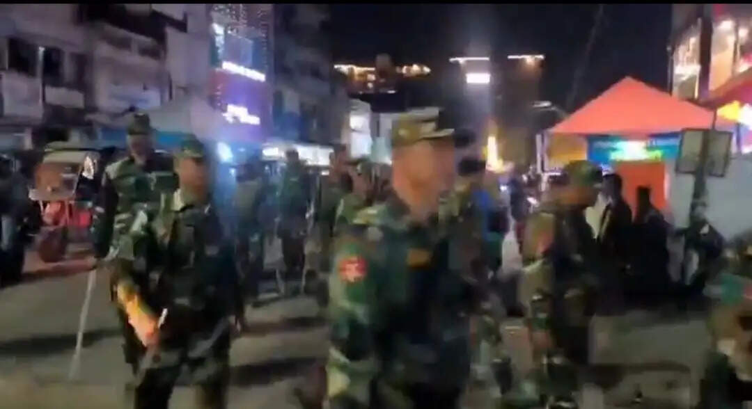 निकाय चुनाव को लेकर निकाला गया फ्लैग मार्च