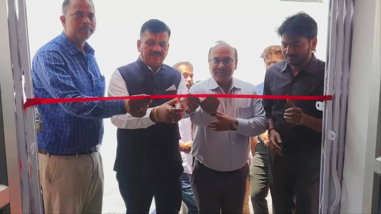 जौनपुर कलेक्ट्रेट में नए एनआईसी कार्यालय का उद्घाटन , आधुनिक और सर्वसुविधायुक्त है भवन