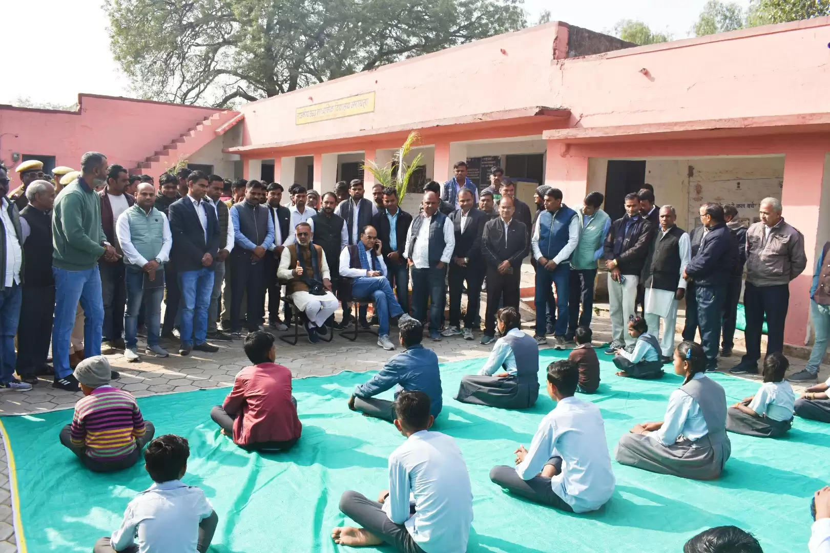 गांव चलो अभियान के तहत विद्यार्थियों से रूबरू हुए ऊर्जा राज्यमंत्री