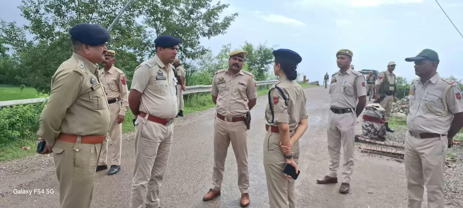 एसएसपी कठुआ ने आगामी विधानसभा चुनाव के मद्देनजर सीमा पुलिस चौकियों का किया दौरा