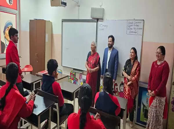 पुस्तकालय विद्यार्थियों के बौद्धिक विकास की दिशा में एक महत्वपूर्ण पहल : राज्यपाल आनंदीबेन पटेल