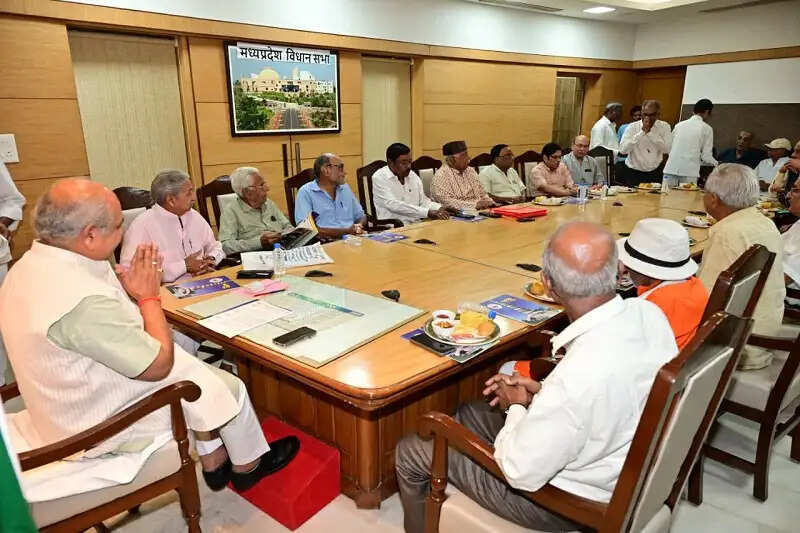 मप्रः विधानसभा अध्यक्ष तोमर ने किया वरिष्ठ पत्रकार कल्याण संघ की स्मारिका का विमोचन