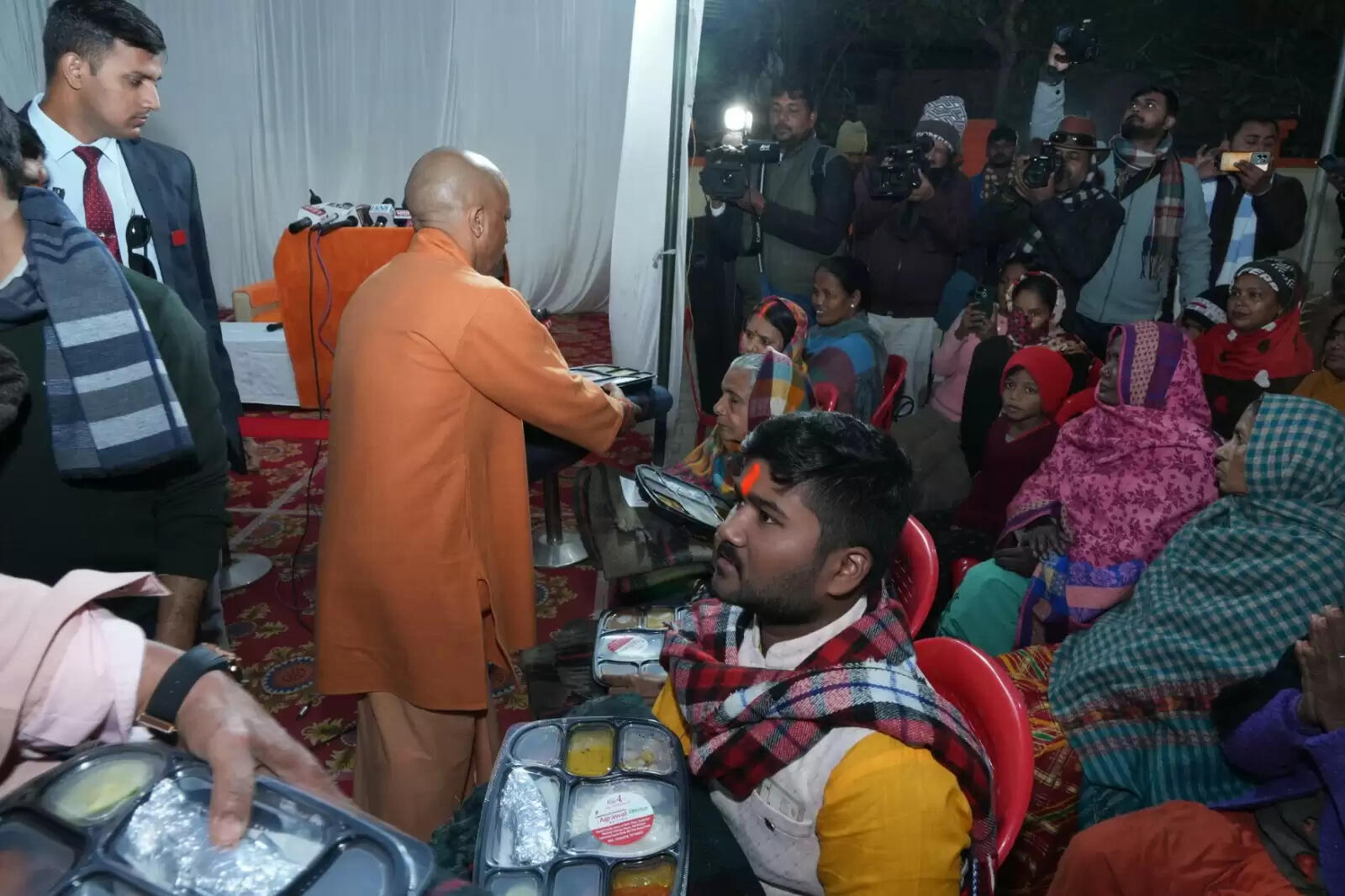 हर जरूरतमंद को भीषण शीतलहर से बचाने को सरकार संवेदनशील : मुख्यमंत्री