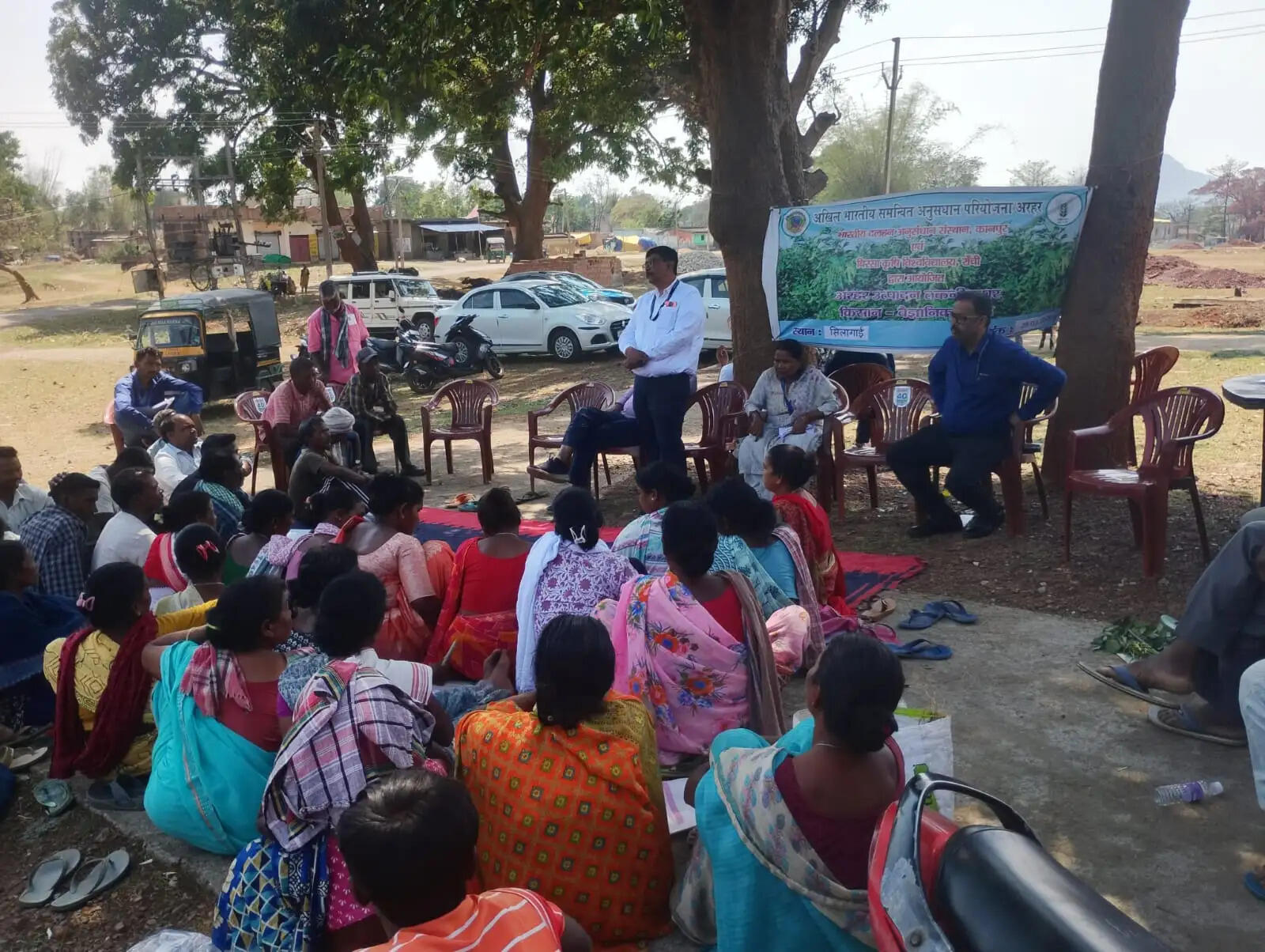 बीएयू में किसान-वैज्ञानिक संवाद: किसानों को अरहर की उन्नत खेती के बारे में दी गई जानकारी