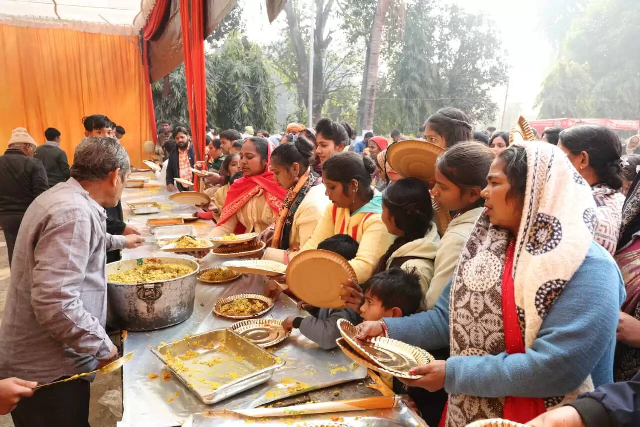 गोरखनाथ मंदिर में उमड़ा आस्था का ज्वार