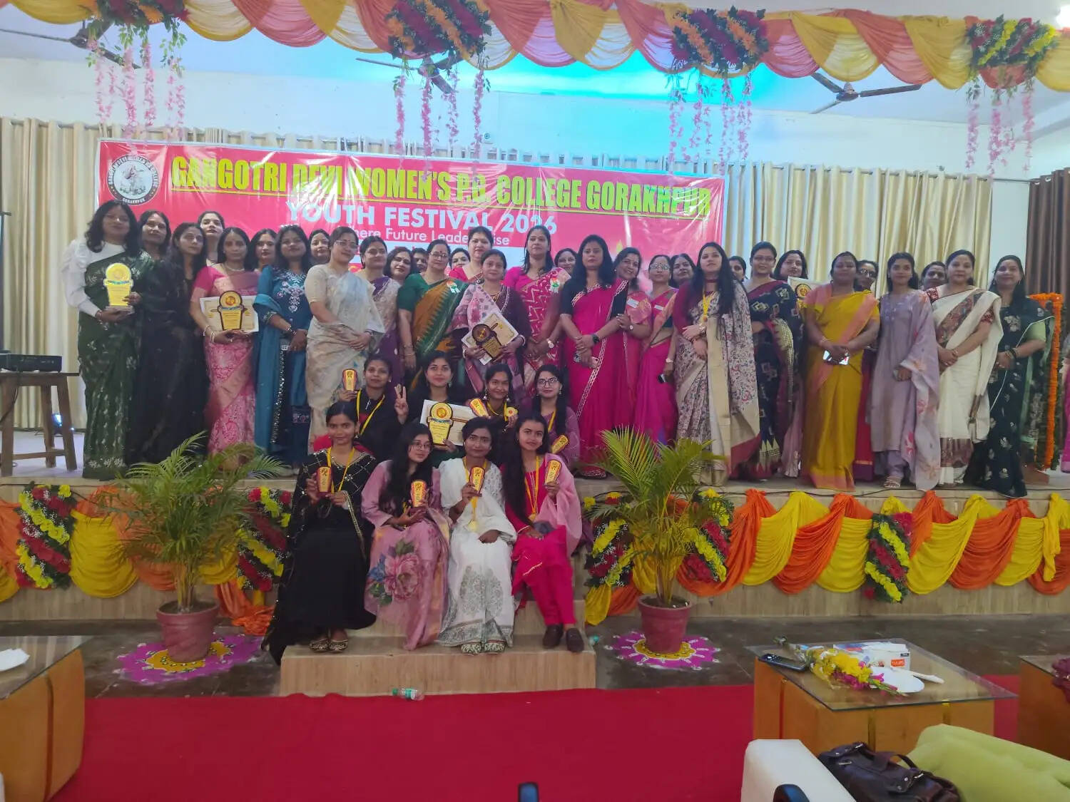 गंगोत्री देवी महिला महाविद्यालय में पूर्व छात्रा मिलन समारोह में जुटी हस्तियां