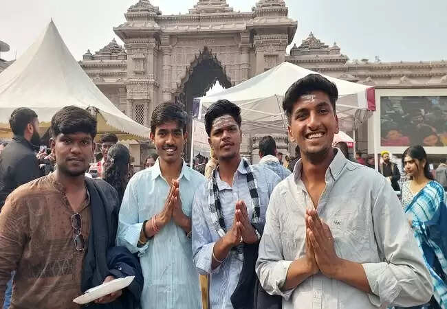 उत्तर प्रदेश में लाैटा सनातन का वैभव, युवाओं में बढ़ा काशी, मथुरा और अयोध्या का क्रेज