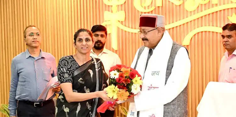 कुंभ की तैयारियों में न हो देरी, समयसीमा में पूरे करें सभी कार्य: महाराज