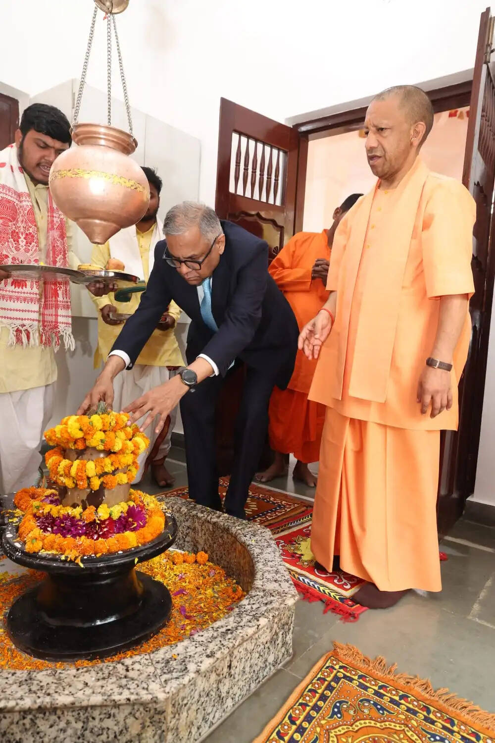 एमजीयूजी में पंचकर्म केंद्र को देखकर अभिभूत हुए टाटा संस के चेयरमैन