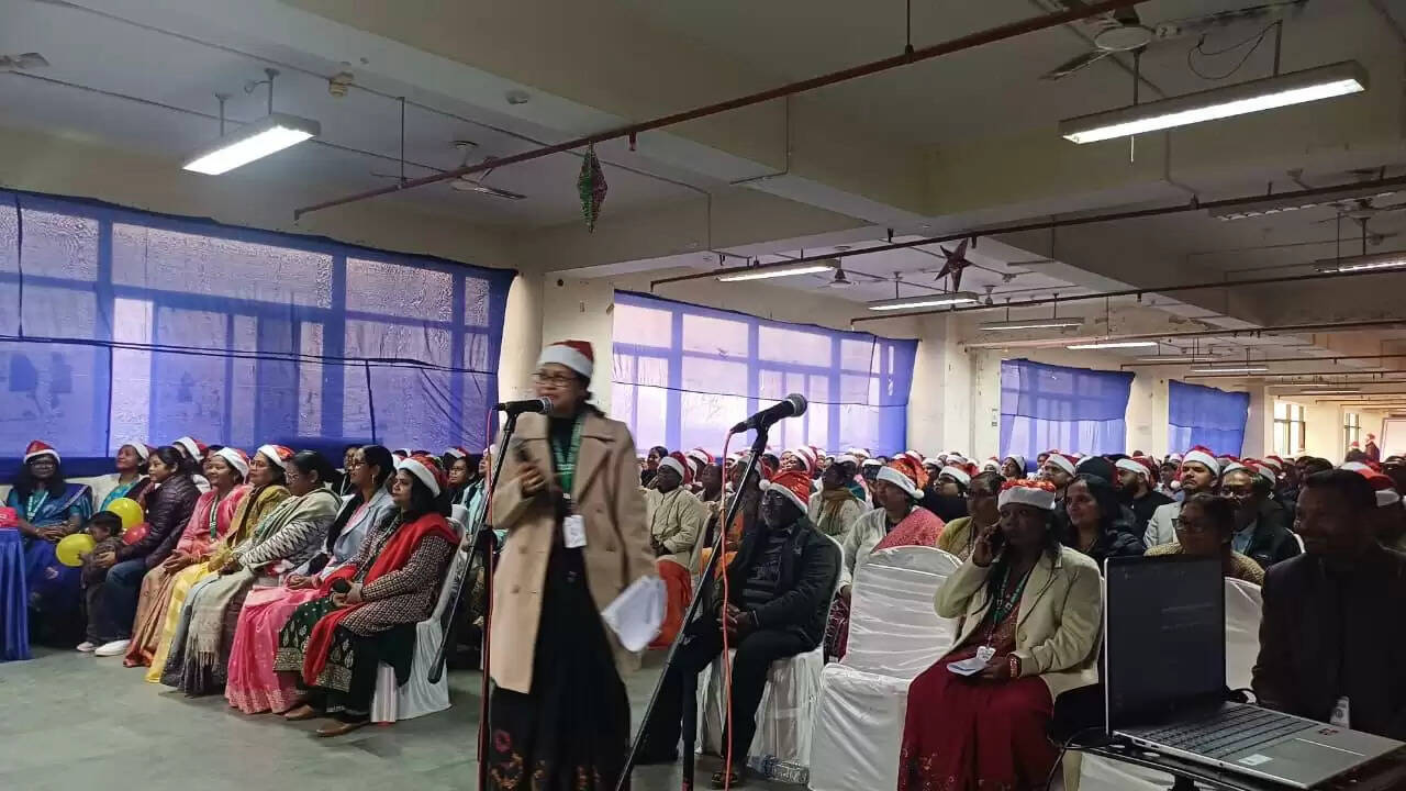 समाहरणालय रांची में धूमधाम से मनी क्रिसमस मिलन समारोह
