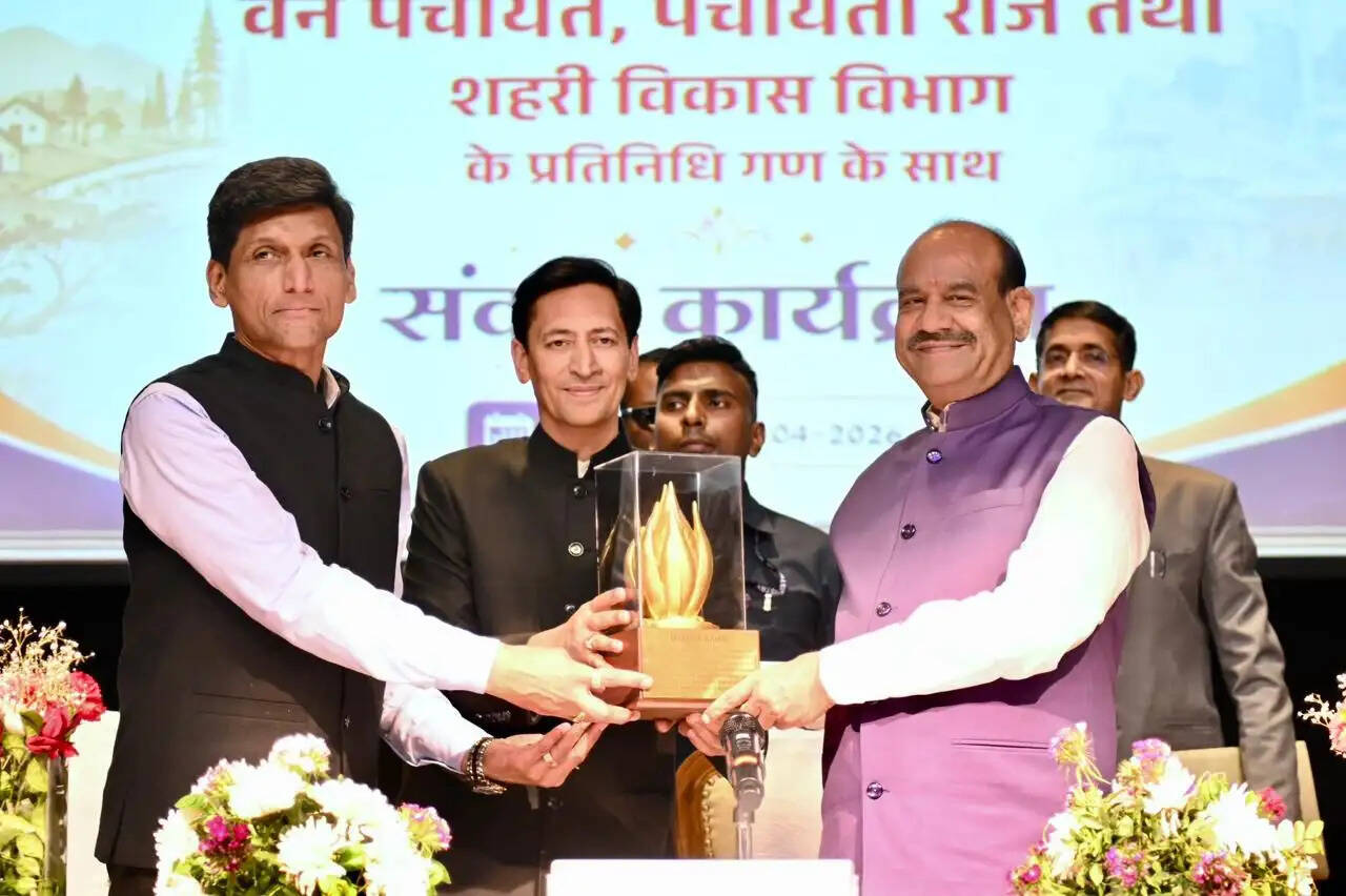 जलवायु परिवर्तन से लड़ने के लिए&nbsp;पर्यावरण अनुकूल जीवन शैली जरूरी: ओम बिरला