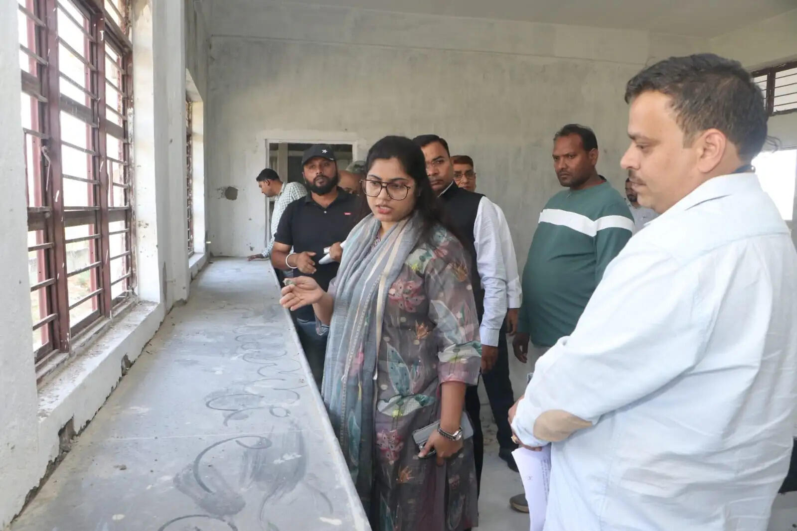 एकलव्य आवासीय विद्यालय के निर्माण में मिली खामियां, कलेक्टर ने मांगी रिपोर्ट