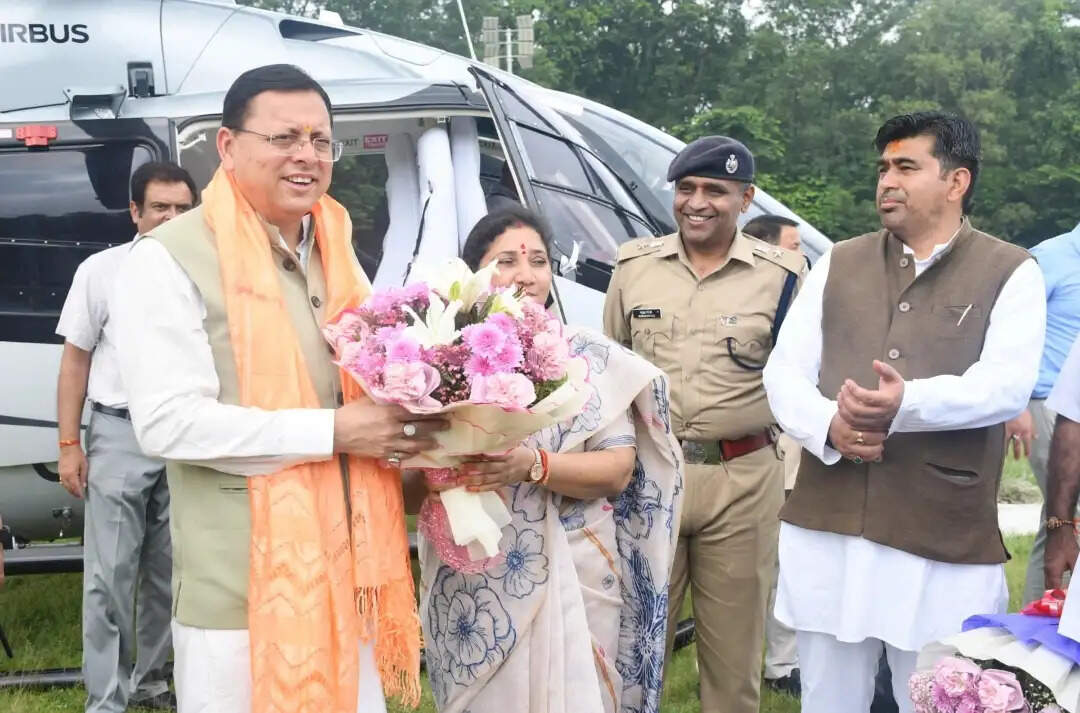 हल्द्वानी पहुंचे मुख्यमंत्री धामी, सुनी समस्याएं