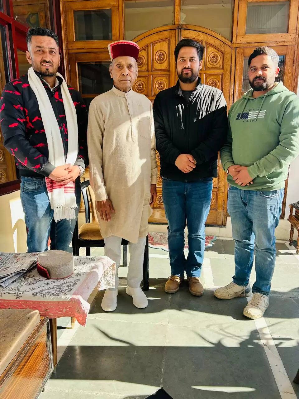 भाजयुमो शिमला के जिलाध्यक्ष ने प्रो. धूमल से की शिष्टाचार भेंट