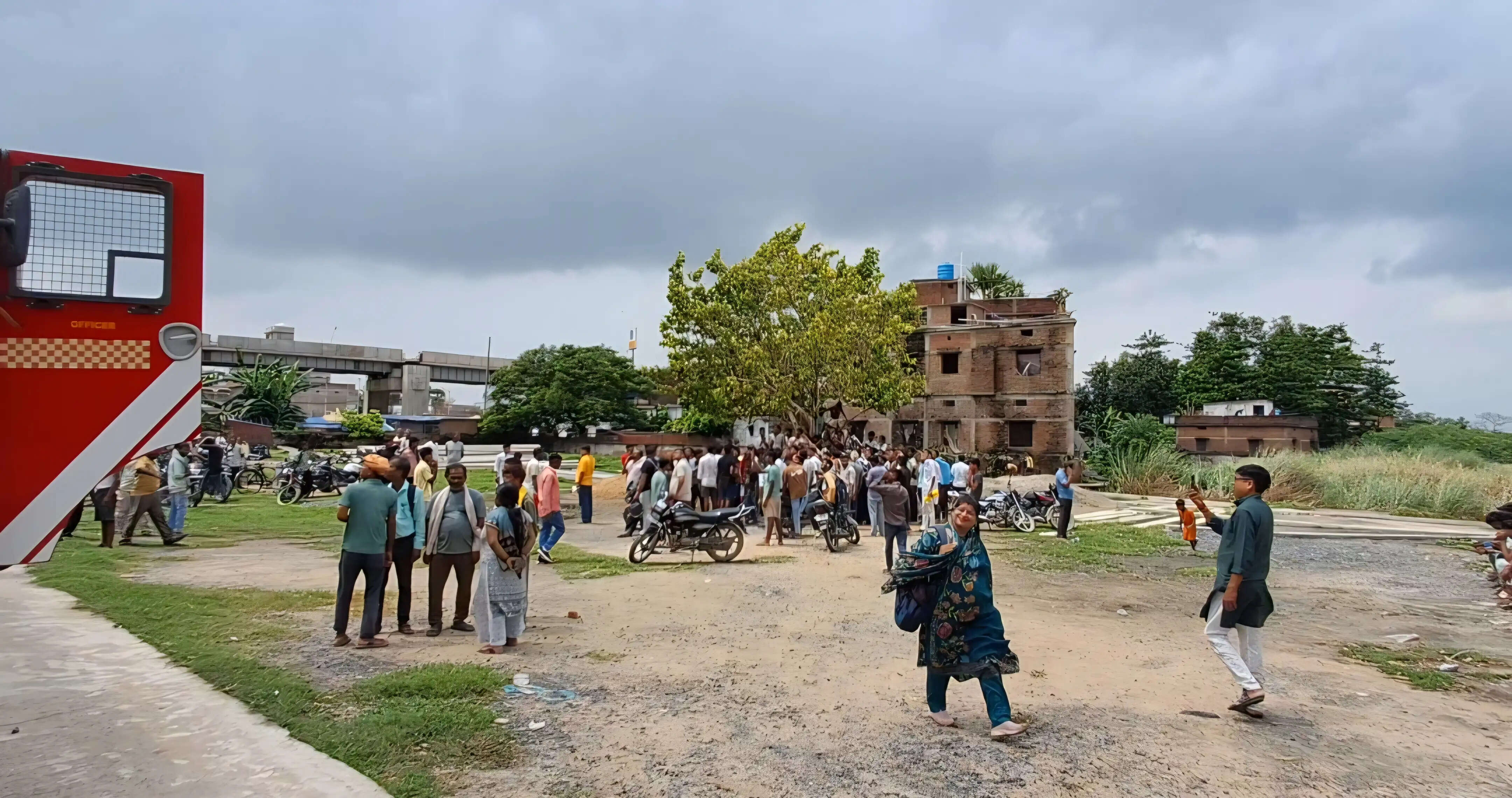सारण में फिर बिजली कार्यालय के टावर पर चढ़ा युवक