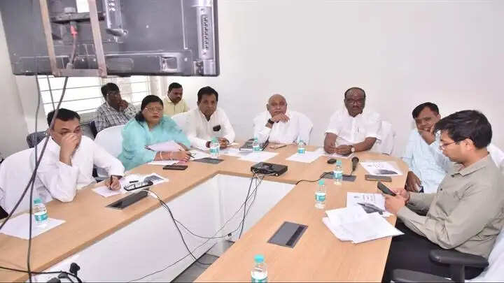 बैतूलः आगामी ग्रीष्मकाल में पेयजल व्यवस्था रहे सुचारू, शिकायतों के त्वरित समाधान पर जोर