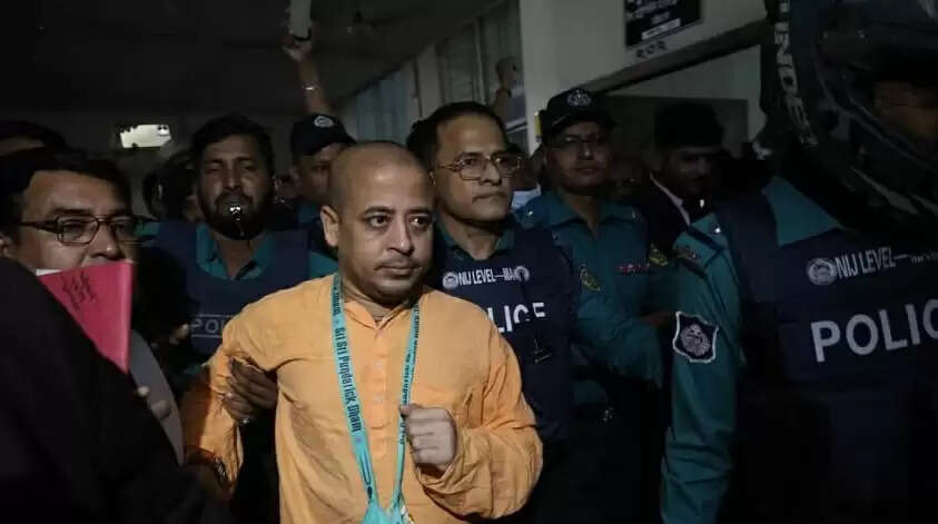 बांग्लादेश में हिंदू संत चिन्मय ब्रह्मचारी के जेल से रिहा होने की राह पर बड़ा रोड़ा, अब वकील हत्याकांड में की गई गिरफ्तारी