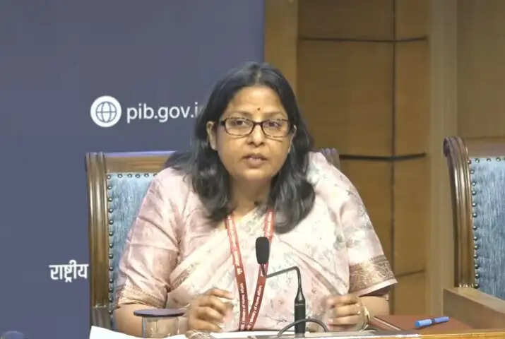 दैनिक मांग 20 लाख बढ़ी, सरकार ने कहा पैनिक बुकिंग न करें