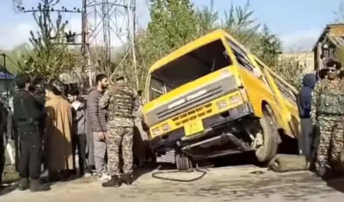 (अपडेट) हंदवाड़ा दुर्घटनाः एक और छात्रा की मौत, मृतकों की संख्या हुई दो