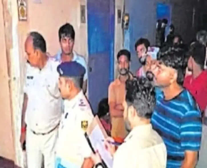 बैंक कर्मी सह छात्र ने फंदे से लटककर की खुदकुशी, जांच में जुटी पुलिस