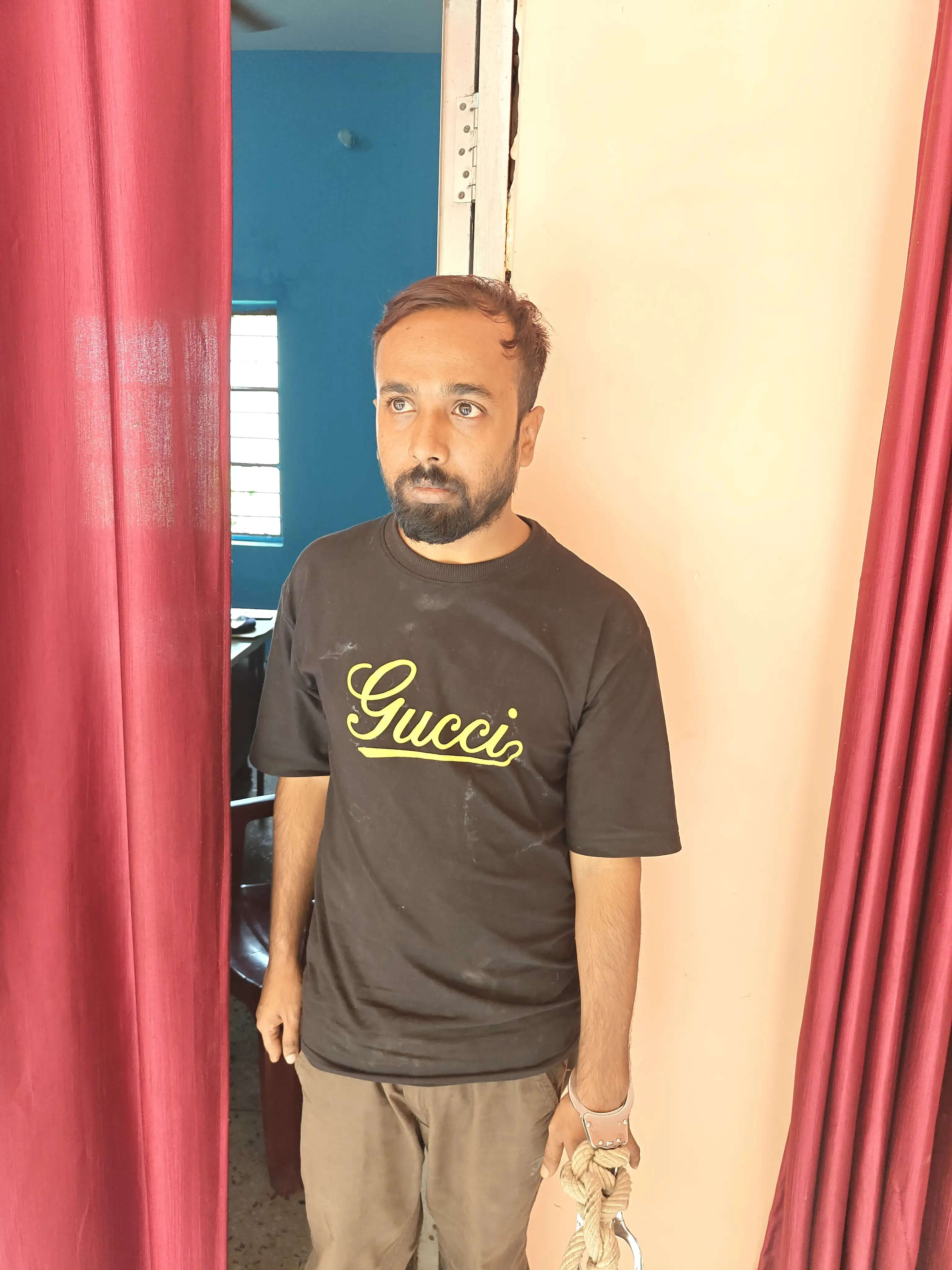 अश्लील वीडियो बनाकर किया शारीरिक शोषण, गिरफ्तार