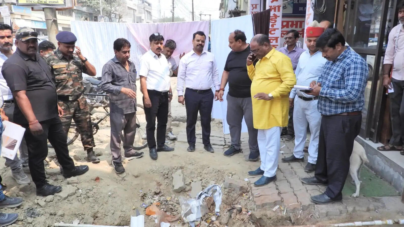 विकास व सफाई कार्यों में लापरवाही पर अधिकारियों को चेतावनी