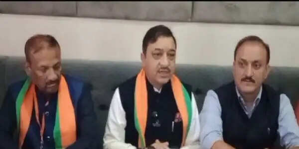 पांवटा साहिब में प्रदेश की कांग्रेस सरकार पर बरसे सांसद सुरेश कश्यप
